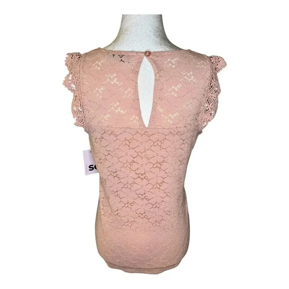 SO Women's Pink Lace Overlay Flutter Sleeve Blouse Size Small Casual Spring - Picture 3 of 8